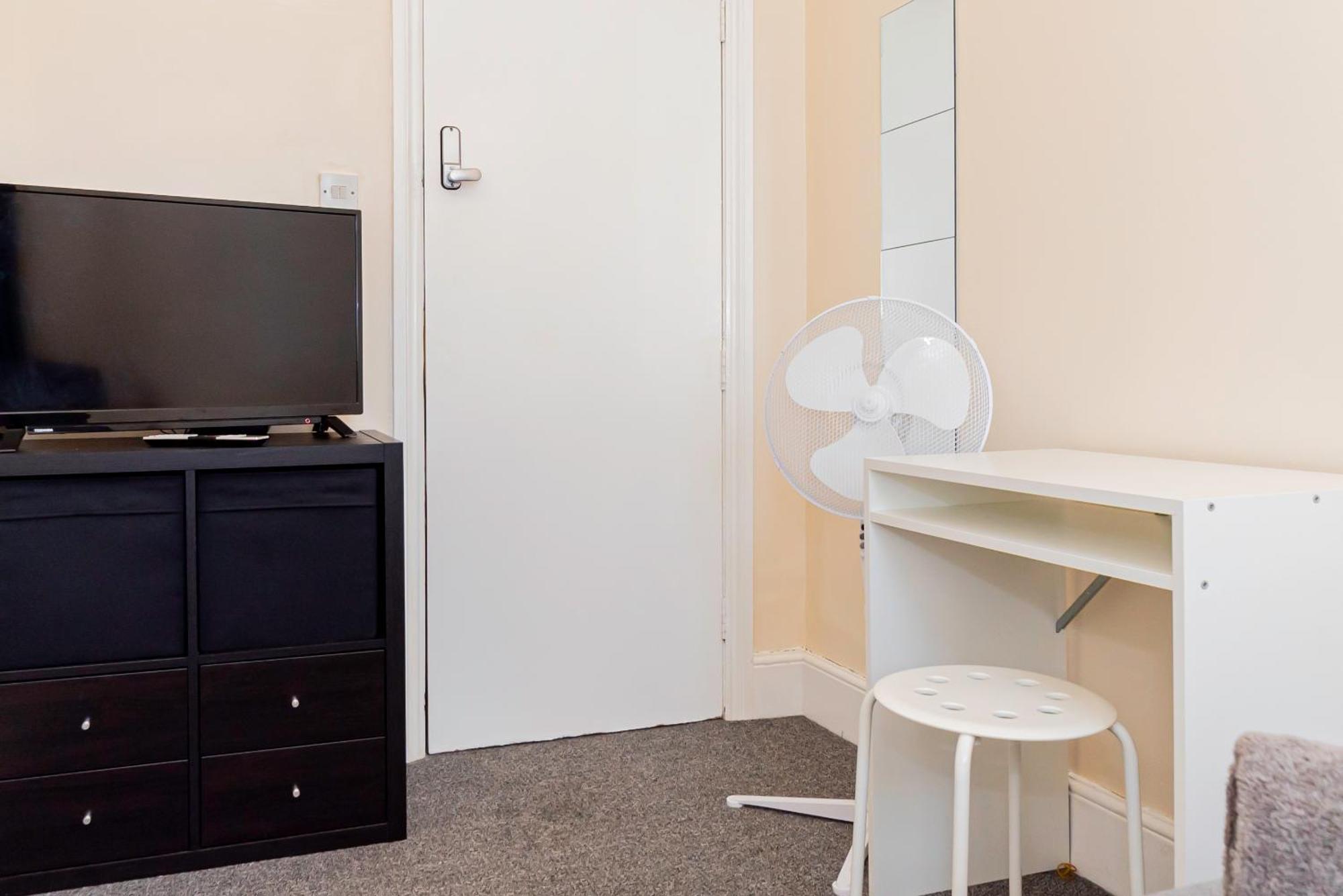 Shirley House 5, Guest House, Self Catering, Self Check In With Smart Locks, Use Of Fully Equipped Kitchen, Close To City Centre, Ideal For Longer Stays And Fawley Contractors Southampton Luaran gambar